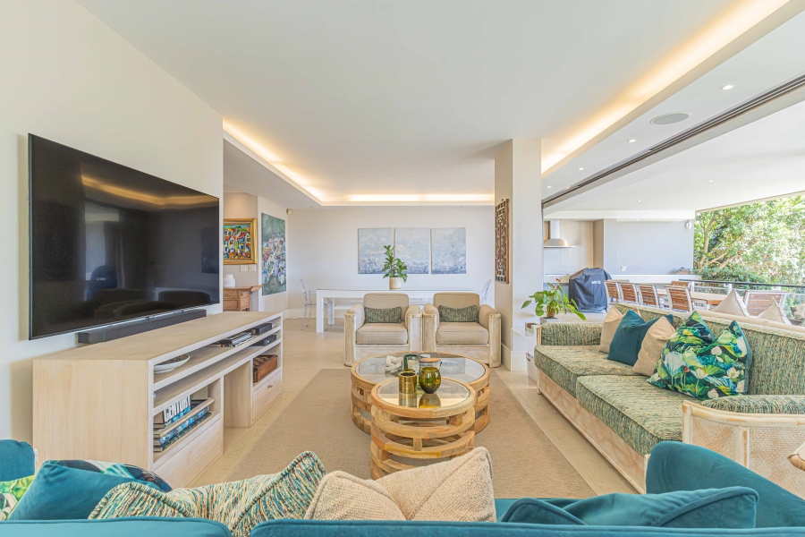 4 Bedroom Property for Sale in Fresnaye Western Cape